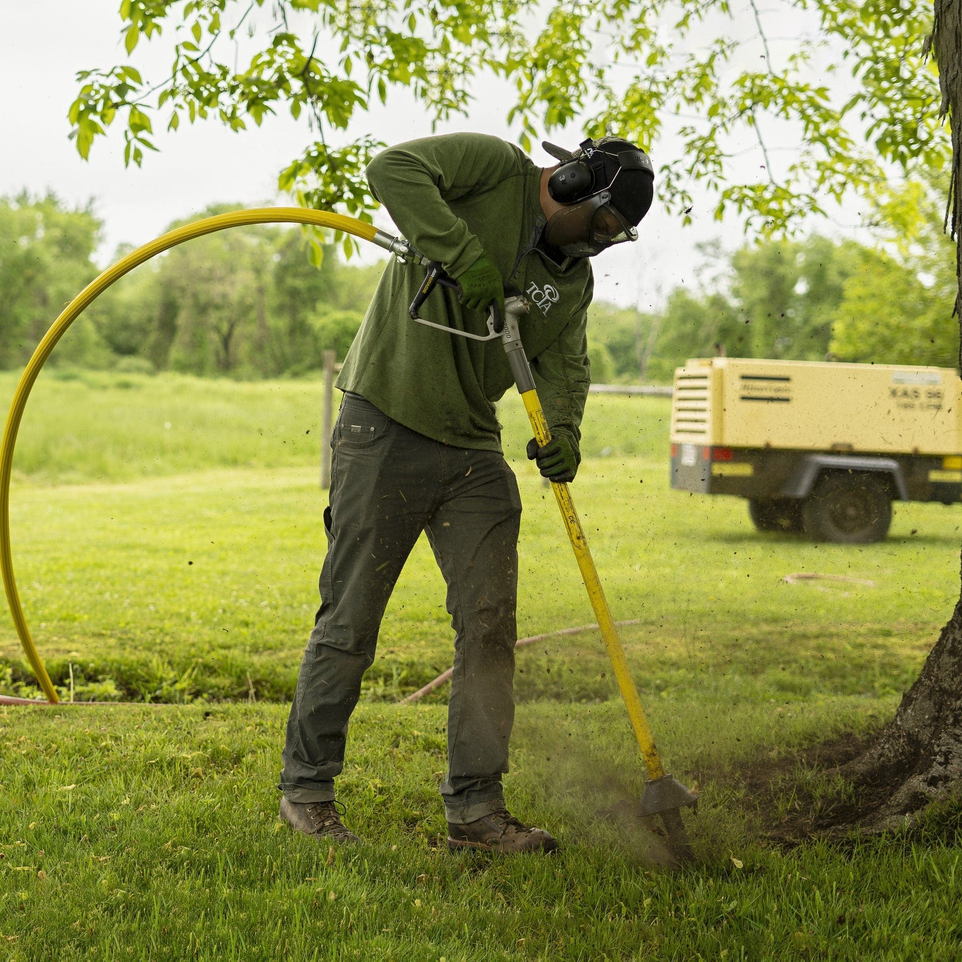 AirSpade 2000 Arbor Tool in Use