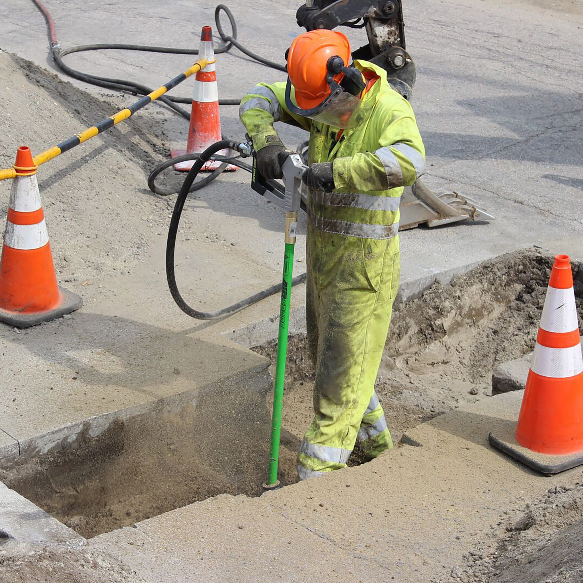 AirSpade 4000 Utility Tool in Use (Construction)