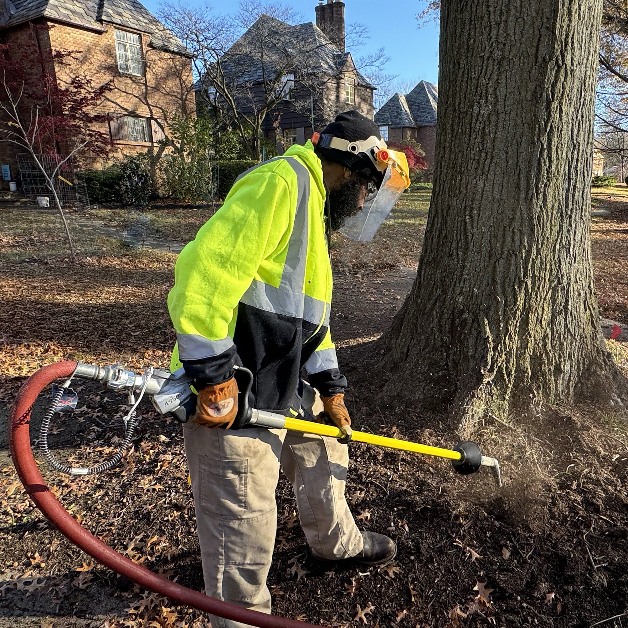 AirSpade 5000 Arbor Tool in Use